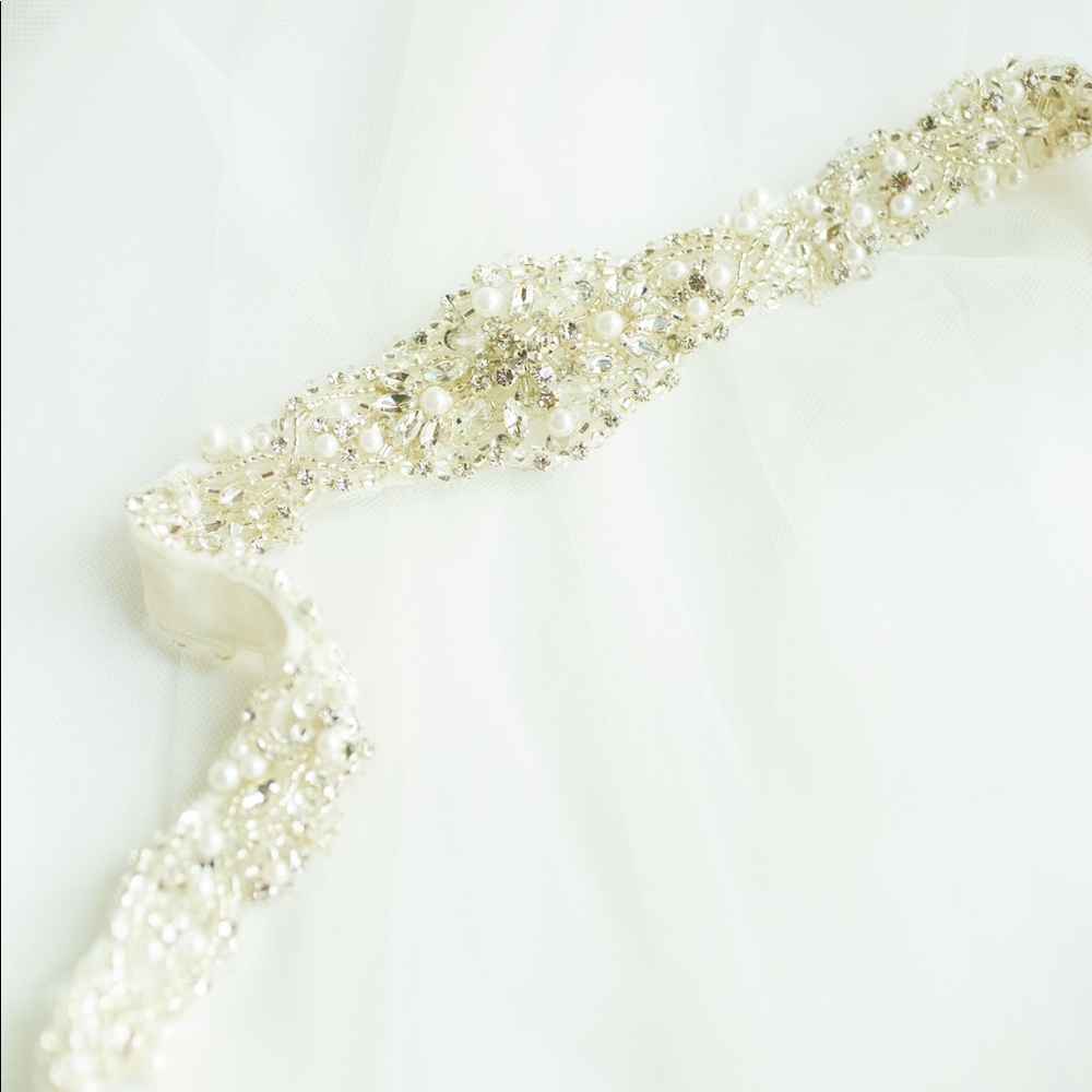 Wedding dress belt